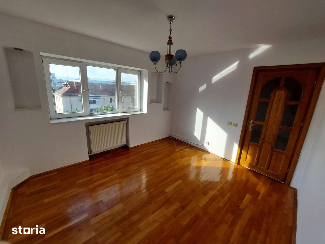 Apartament 4 camere, balcon, Târgu Jiu - Imagine principală: 5/8