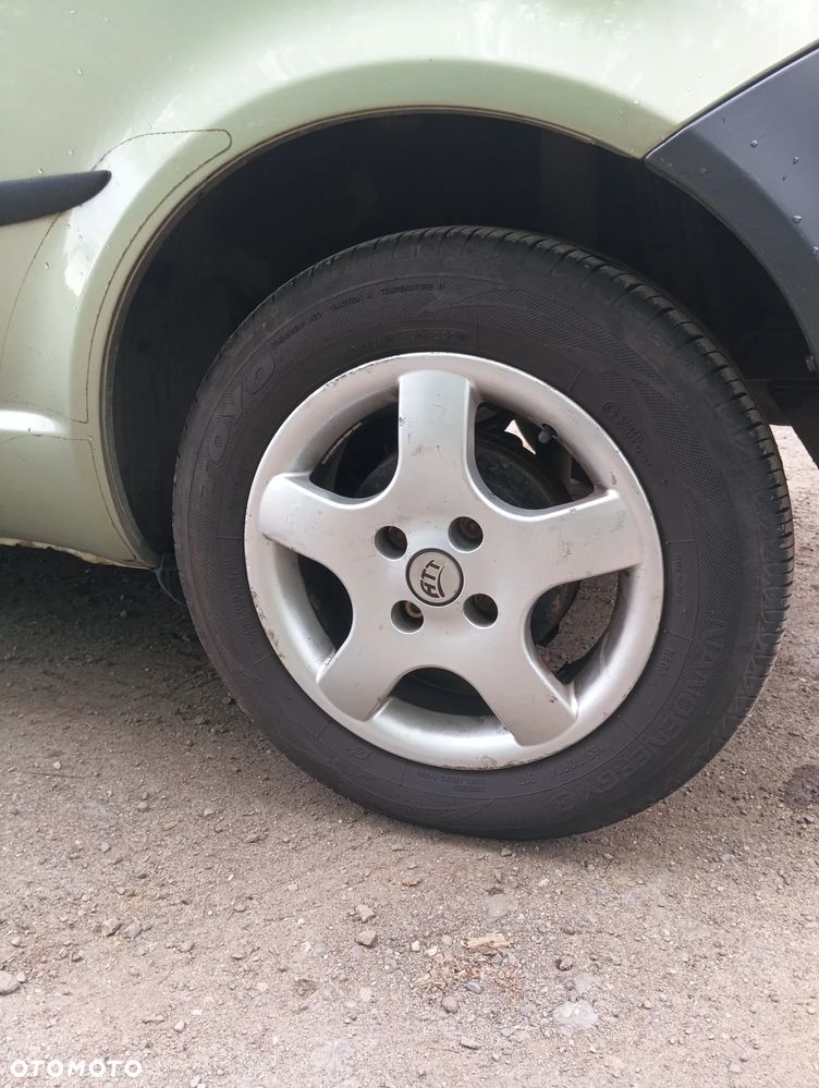 Toyota Yaris 1.0 Base - 17