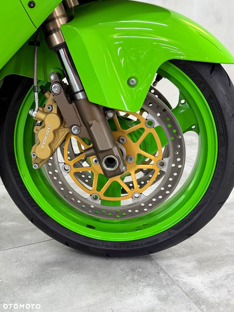 Kawasaki ZXR - 26