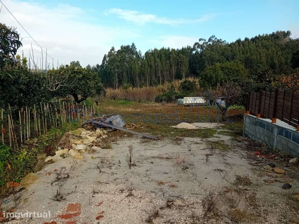 Terreno de 1264m2 com licença levantada em Cortes - Grande imagem: 2/13