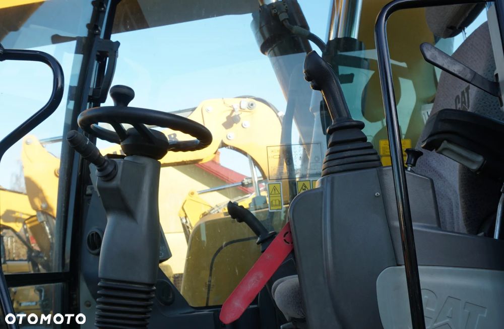 Caterpillar CAT M 320 F - 11