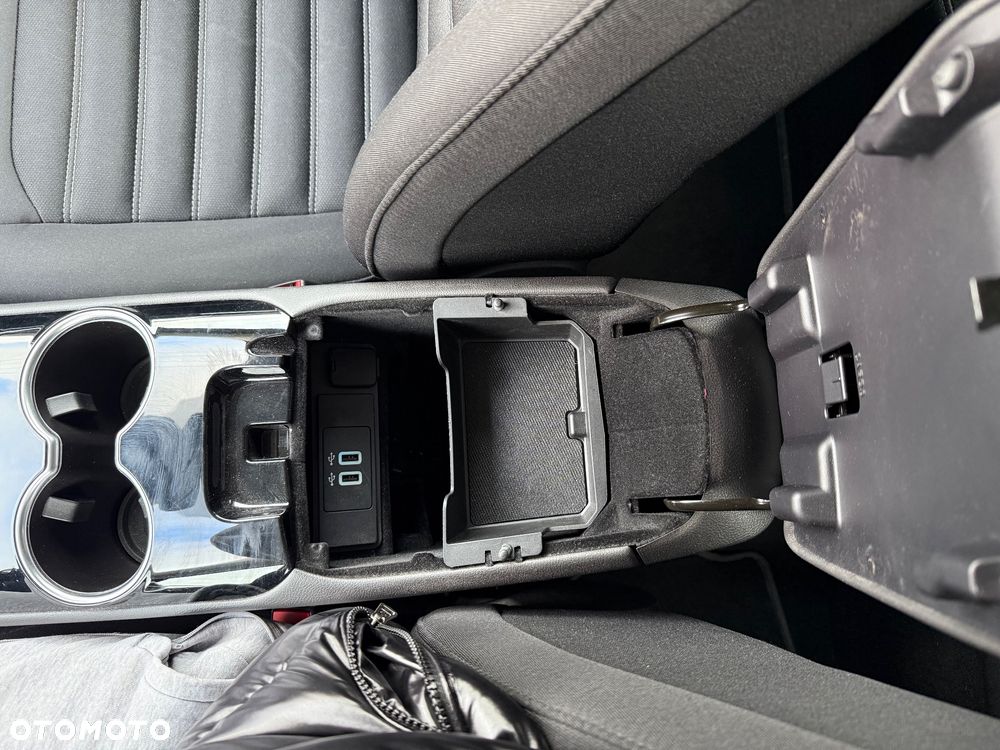 Ford Mondeo - 32
