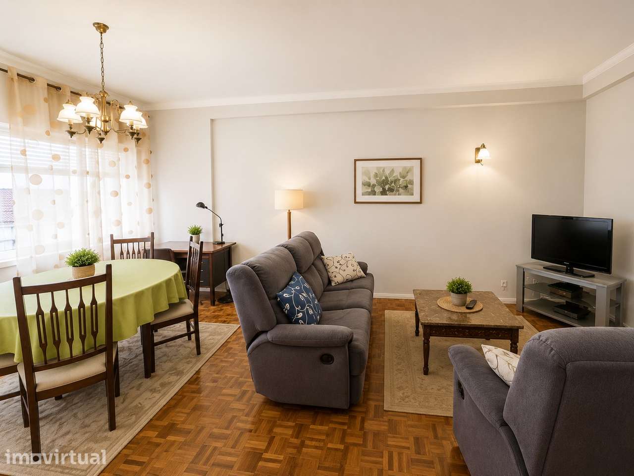 Apartamento T4 com varanda e elevador no centro de Leiria - Grande imagem: 3/20