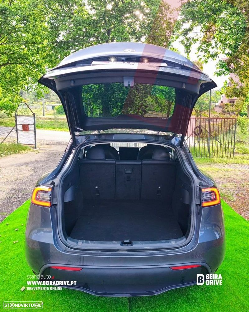 Tesla Model Y Long-Range RWD - 11