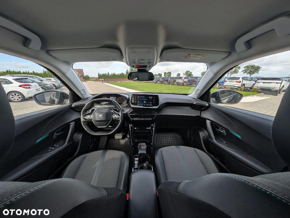 Peugeot 2008 BlueHDi 130 Allure S&S EAT8 - 22