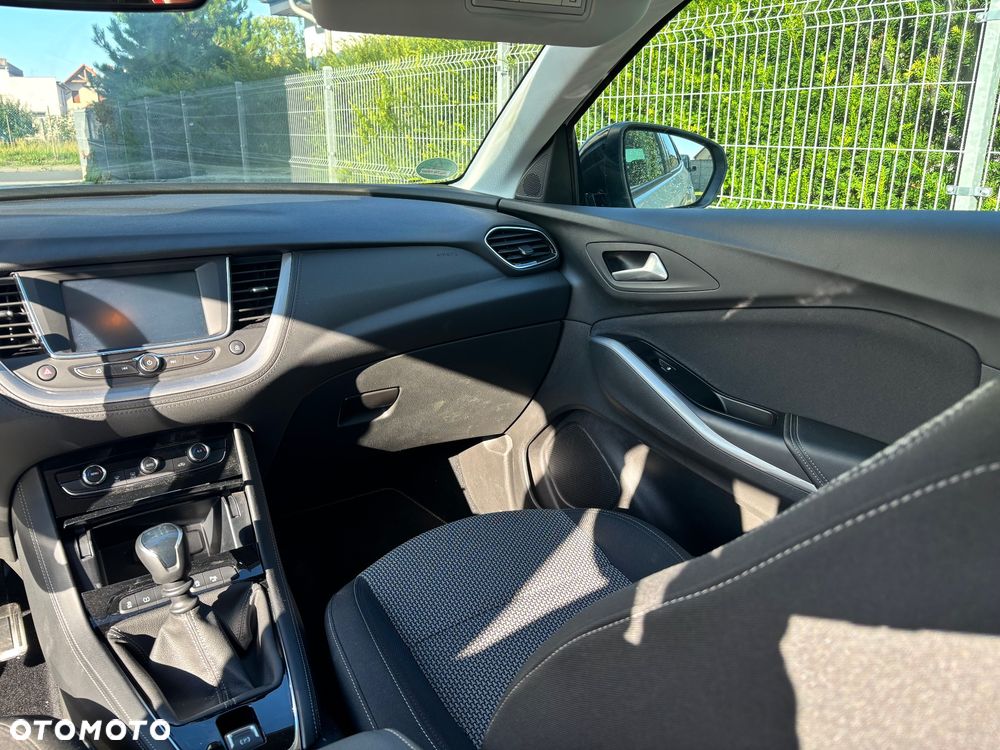 Opel Grandland X 1.2 Start/Stop Business Elegance - 17