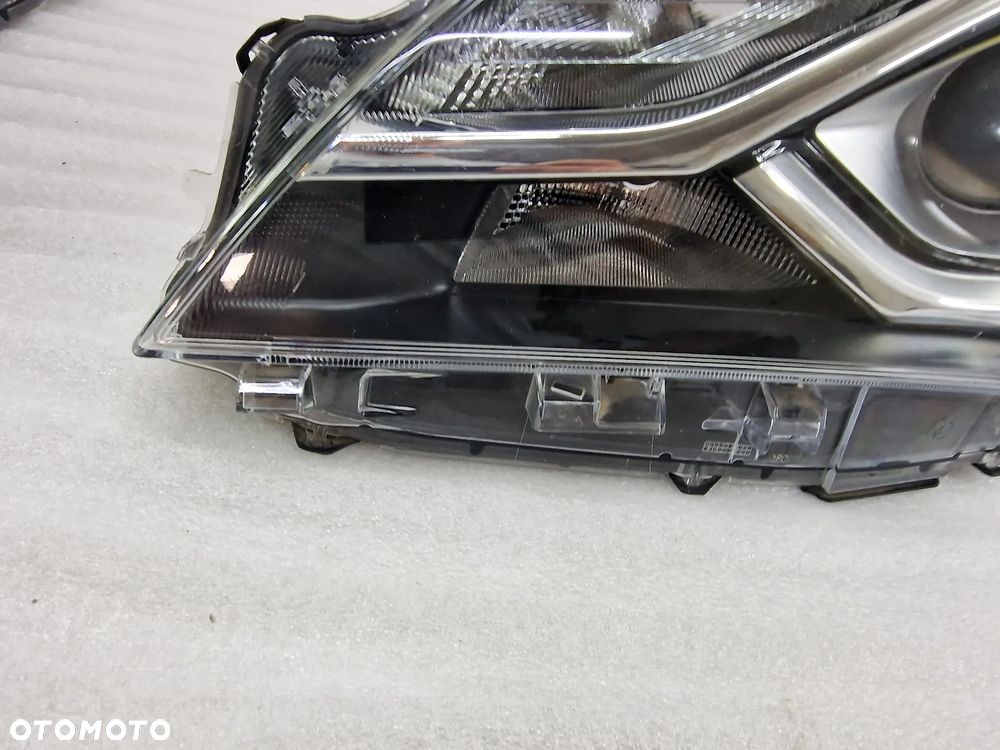 TOYOTA YARIS 3 III LIFT 17- LEWA LAMPA PRZEDNIA PRZÓD SOCZEWKA , NR AUKCJI LA685 - 9