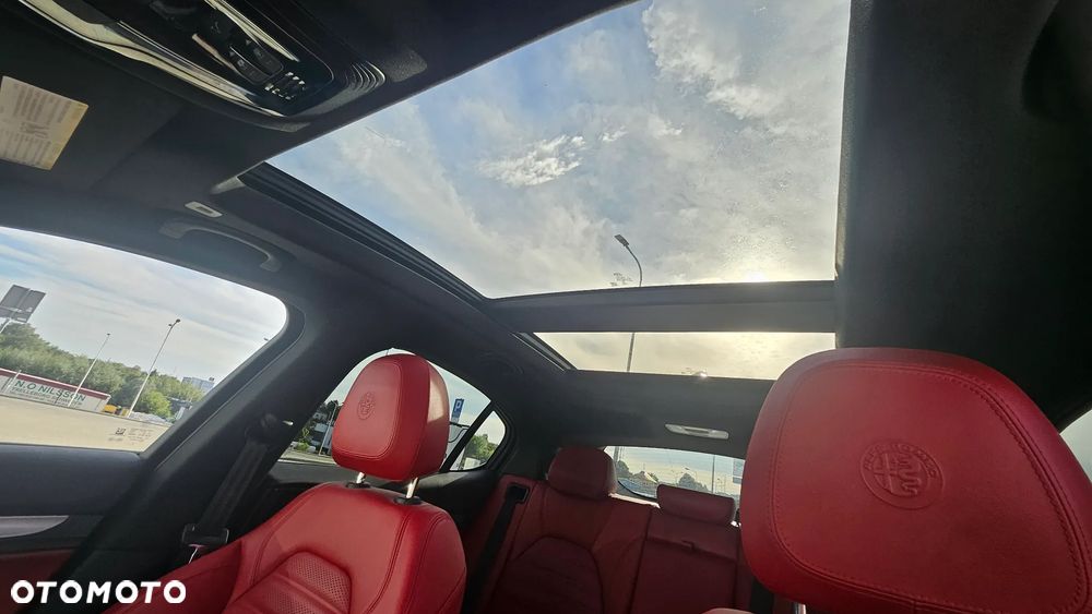 Alfa Romeo Stelvio 2.0 Turbo 16V AT8-Q4 Ti - 13