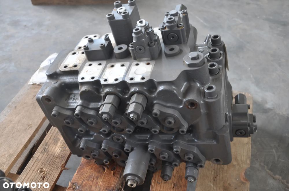 Rozdzielacz hydrauliczny Volvo EC220 14674193 - 6