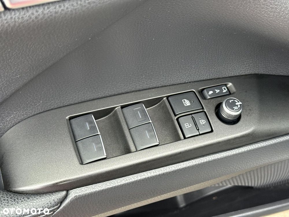 Toyota Camry 2.5 Hybrid Prestige CVT - 21