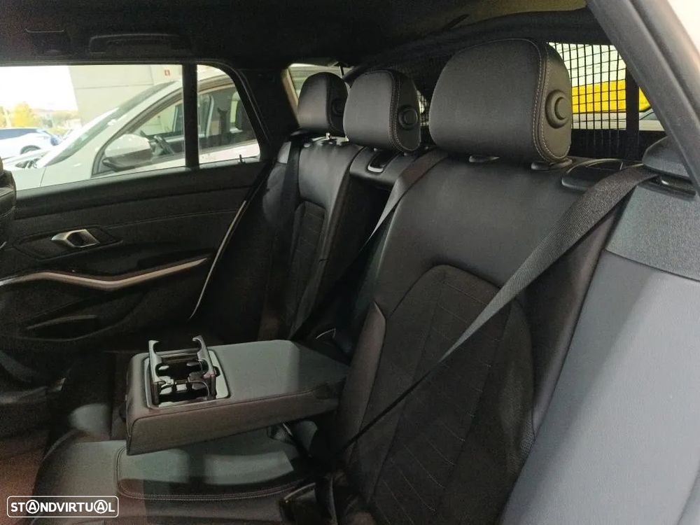 BMW 320 e Touring Corporate Edition Auto - 9