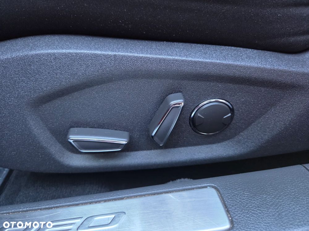 Ford Mondeo - 28
