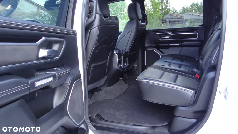 RAM 1500 5.7 eTorque Crew Cab Shortbed Bighorn Sport - 12