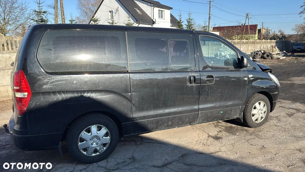 Hyundai H-1 Starex - 8