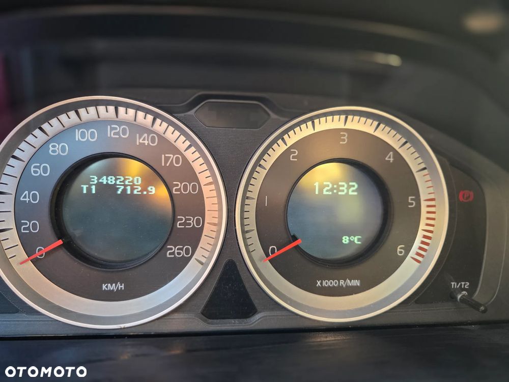 Volvo V70 D5 Summum - 12