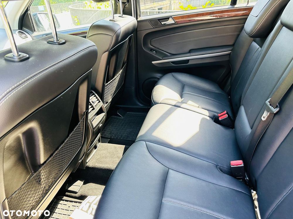 Mercedes-Benz GL 450 - 11