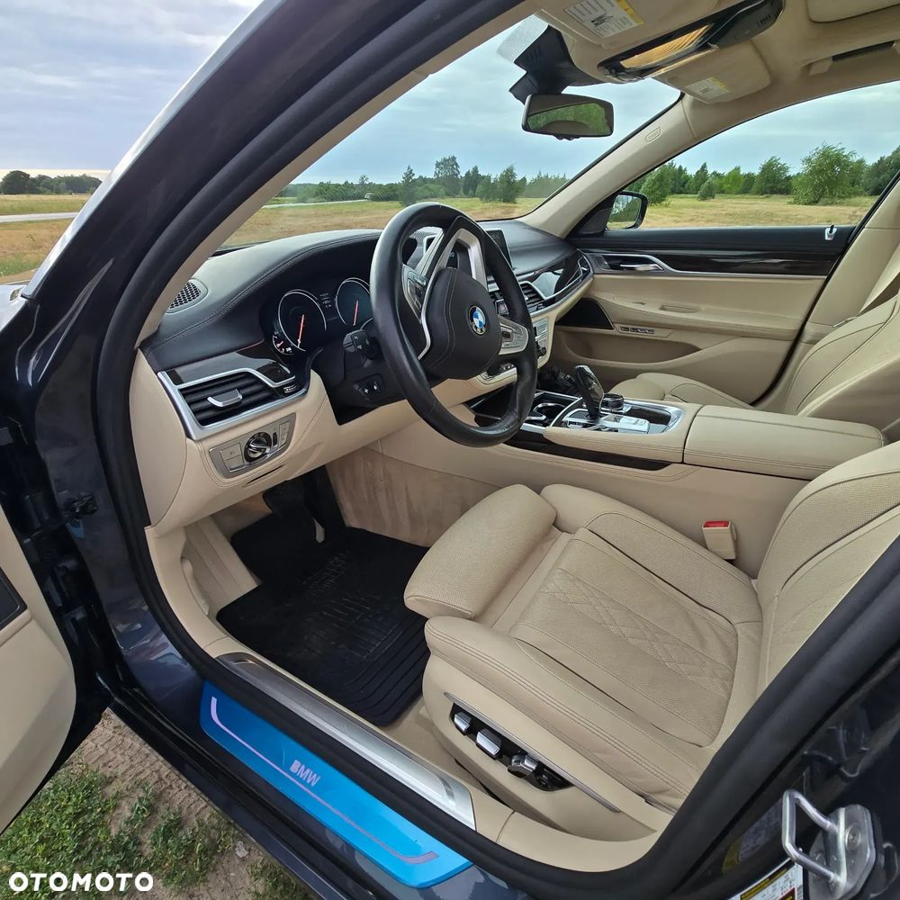 BMW Seria 7 750Li Edition Exclusive - 18