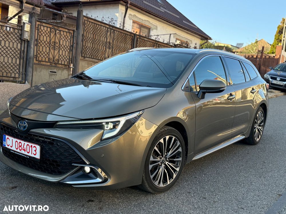 Toyota Corolla 1.8 Hybrid Touring Sports Business Edition - 1
