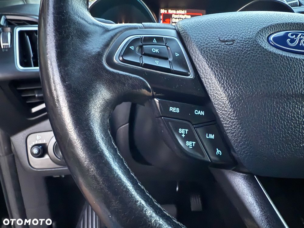 Ford Kuga - 26