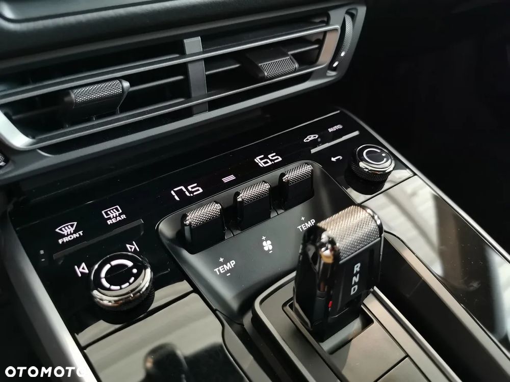 Porsche 911 Carrera 4S Cabrio - 32