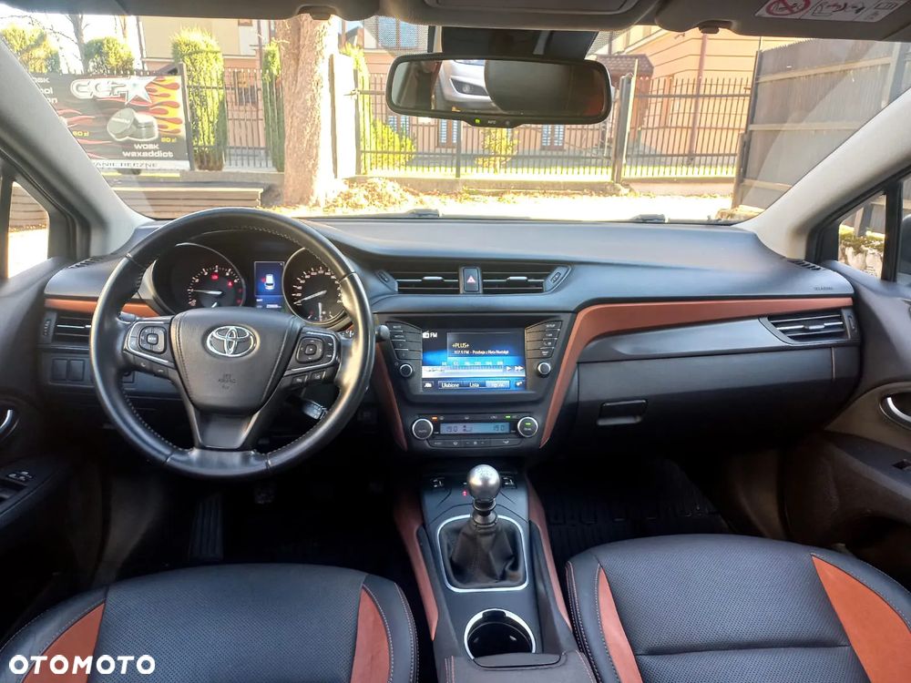 Toyota Avensis 1.8 Premium - 7