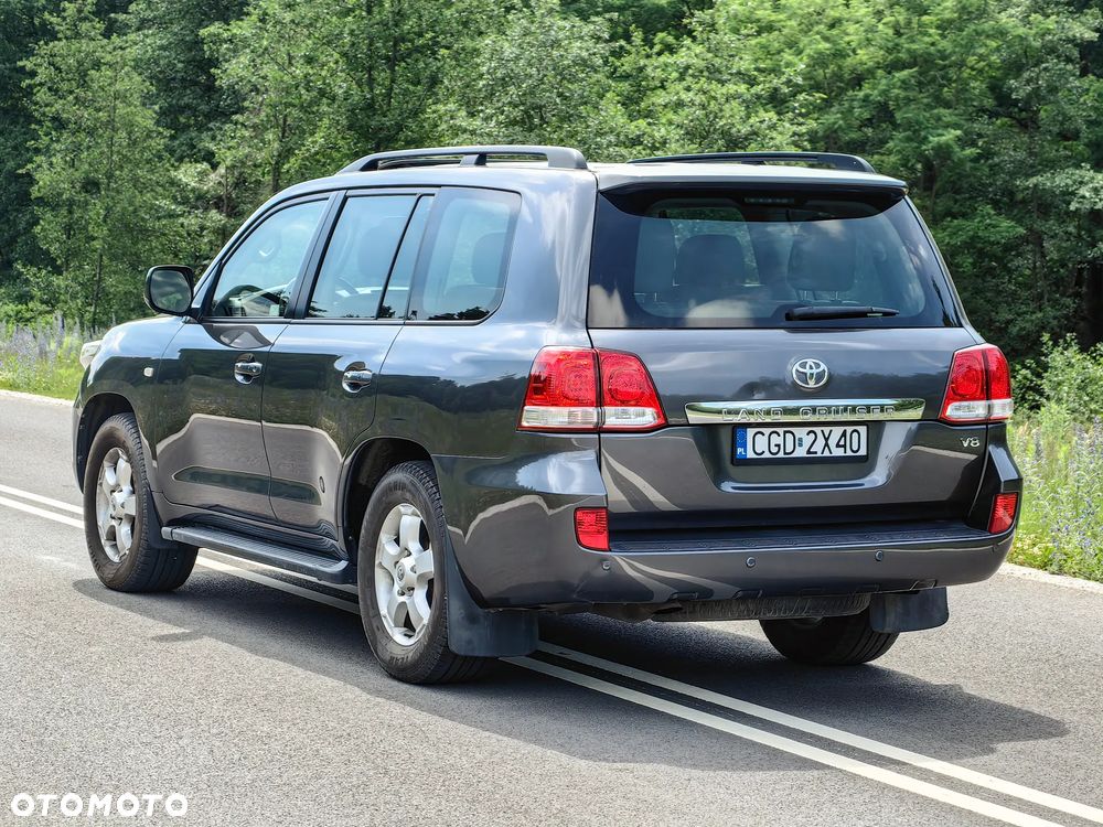 Toyota Land Cruiser - 5