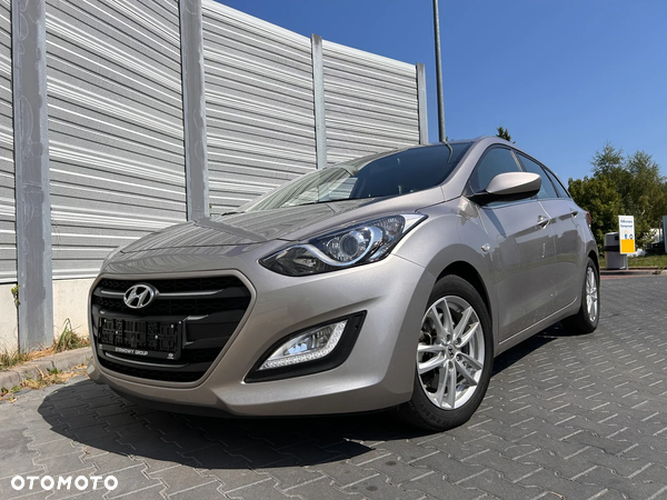 Hyundai i30 blue Kombi 1.6 GDi Style