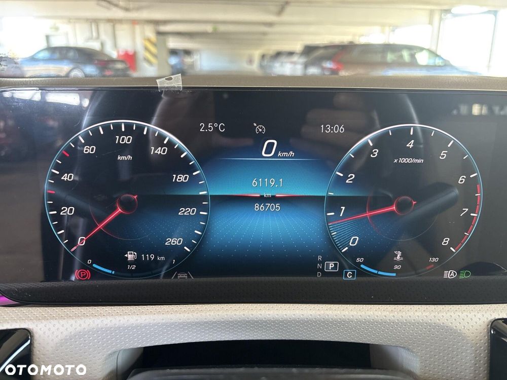 Mercedes-Benz CLA - 12