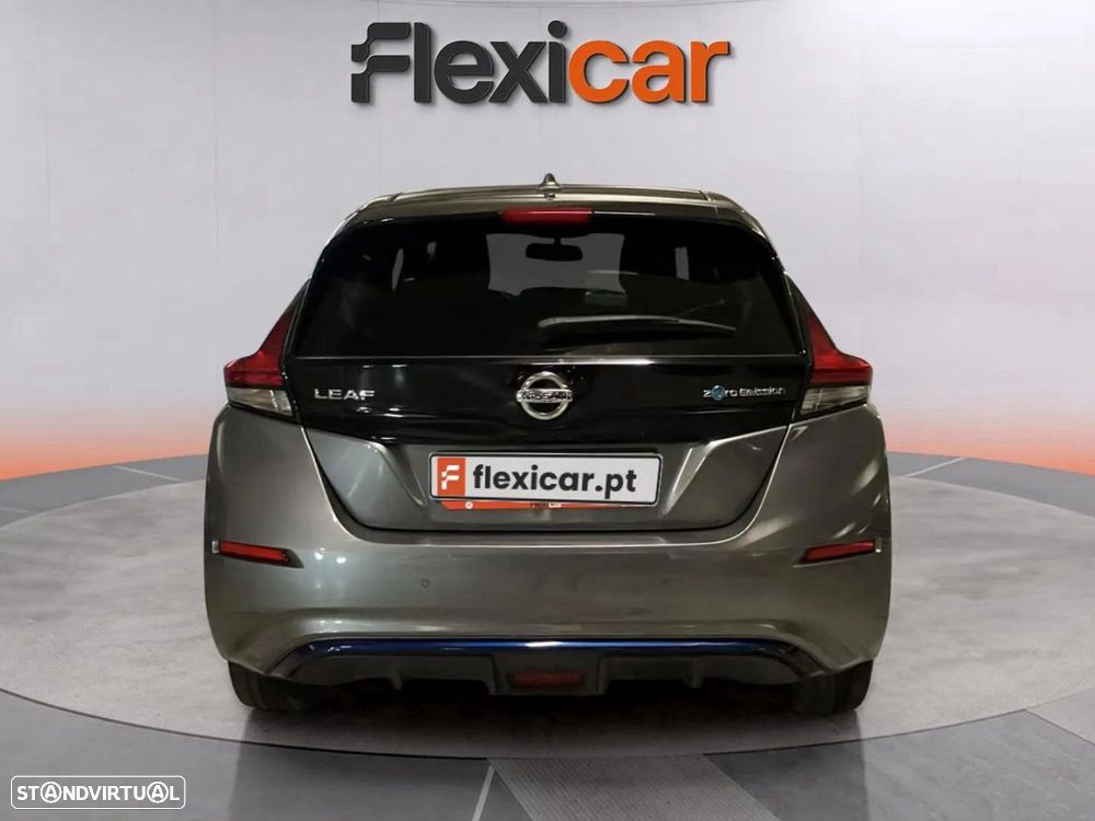 Nissan Leaf - 8