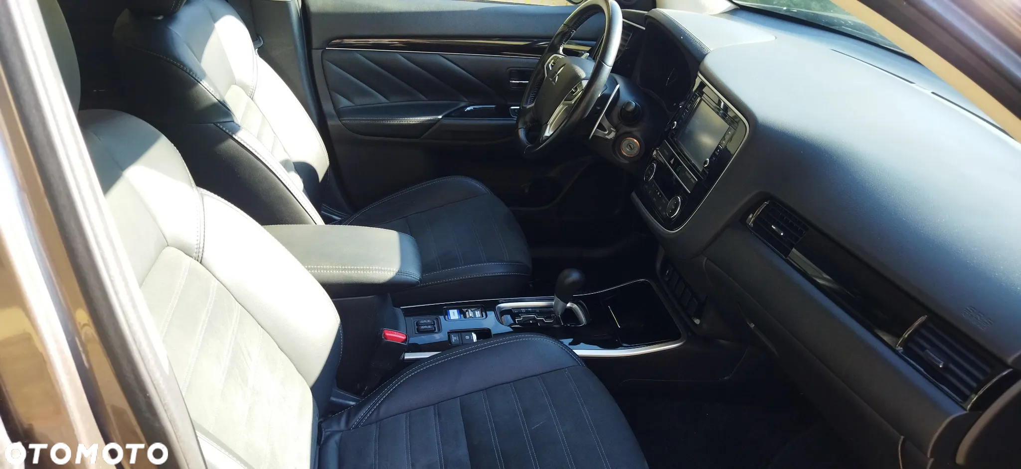 Mitsubishi Outlander - 11