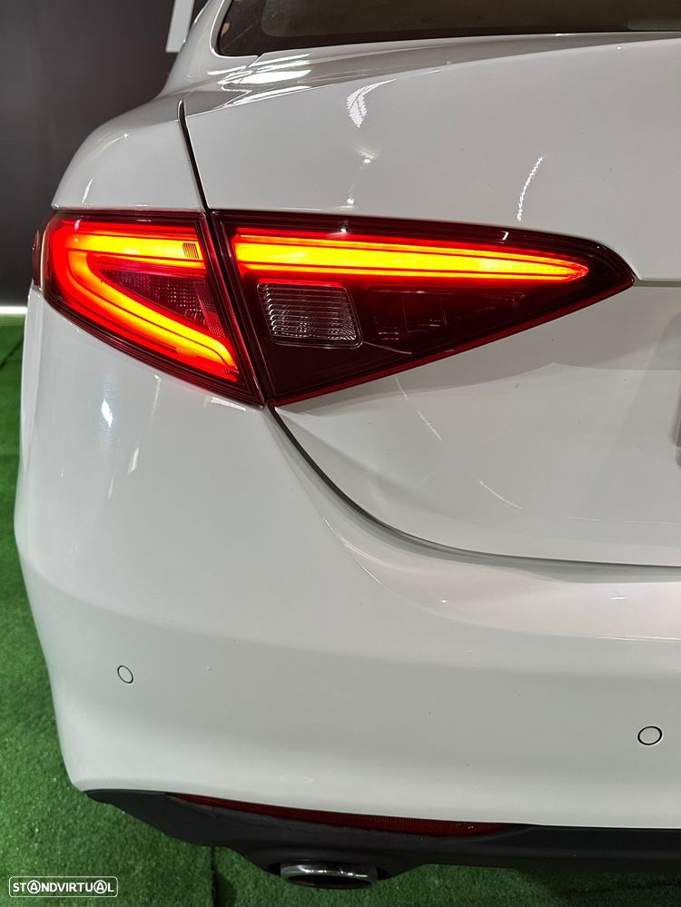 Alfa Romeo Giulia 2.2 D Super AT8 - 8