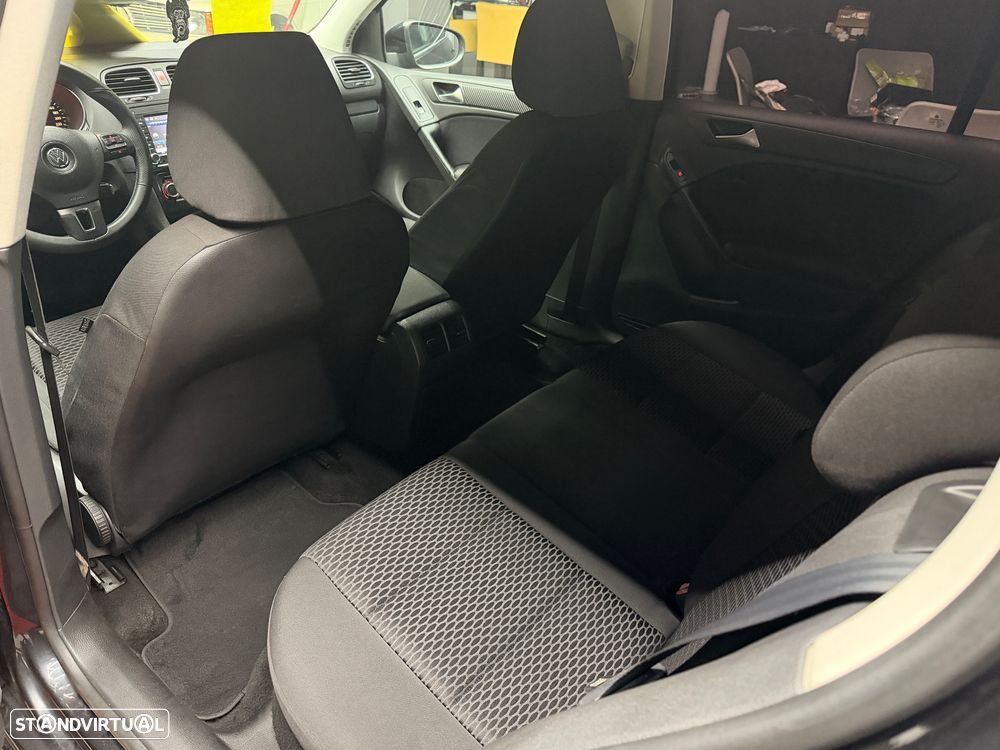 VW Golf 2.0 TDi Confortline - 7
