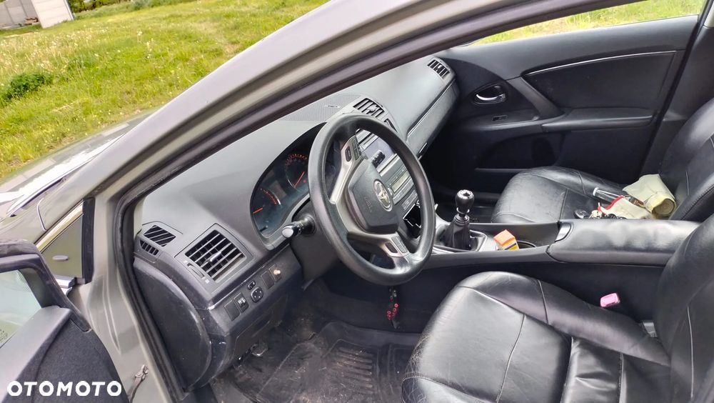 Toyota Avensis 2.0 D-4D - 5