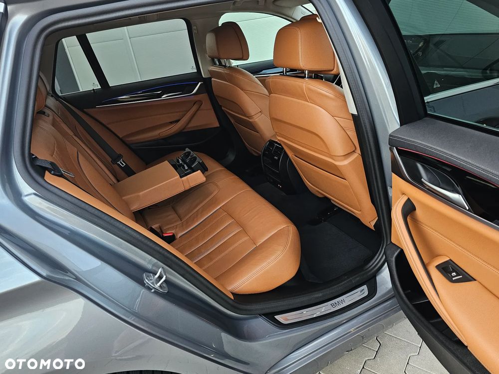 BMW Seria 5 520i GPF Luxury Line sport - 26