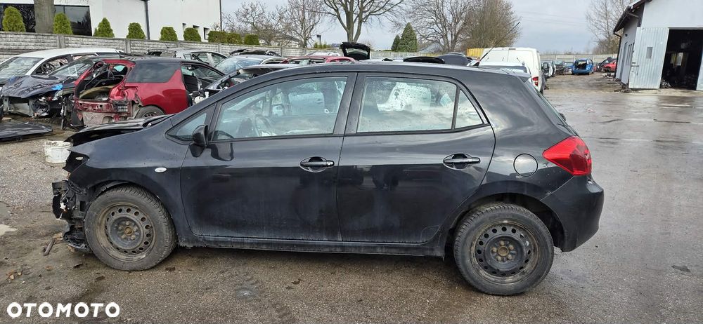 TOYOTA AURIS 209 słupek próg prawy lewy - 2