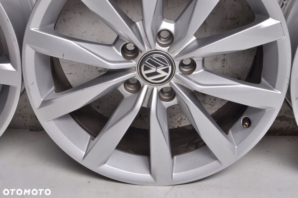 VOLKSWAGEN GOLF VII FELGI ALUMINIOWE R17" 7J 5X112 ET49 5G0601025BF - 10