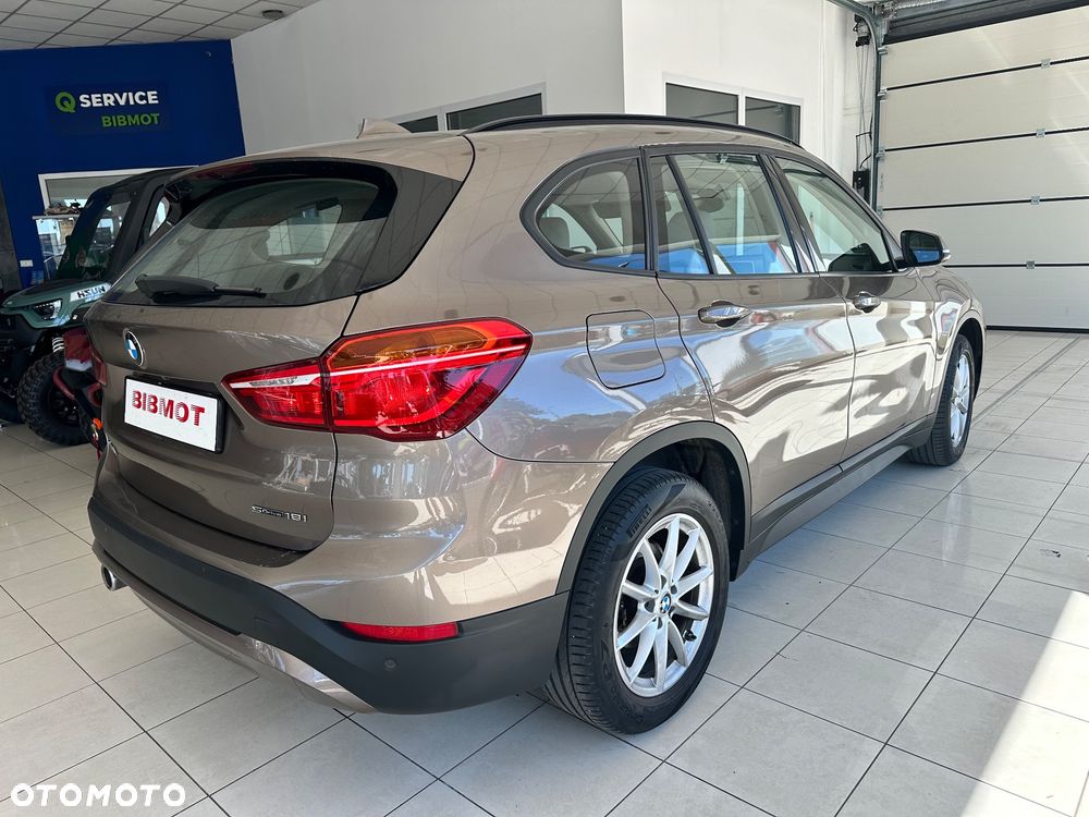 BMW X1 sDrive18i GPF xLine - 4