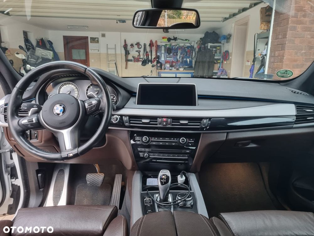 BMW X5 M M50d Sport-Aut - 9