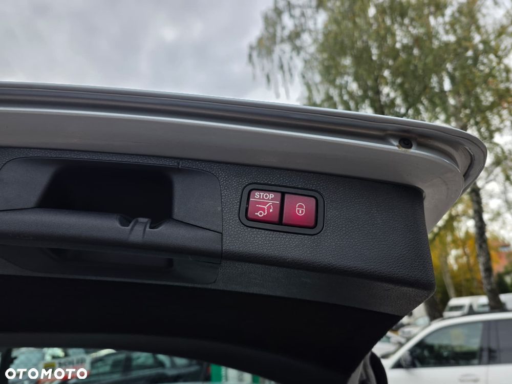 Mercedes-Benz Klasa E 220 d 9G-TRONIC Avantgarde - 30