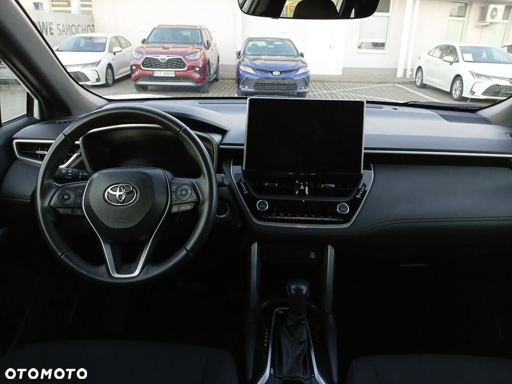 Toyota Corolla Cross - 11