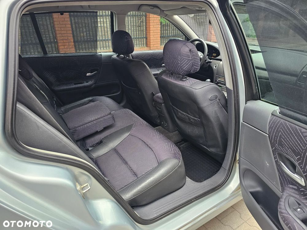 Renault Laguna Grandtour 1.8 Privilege - 8