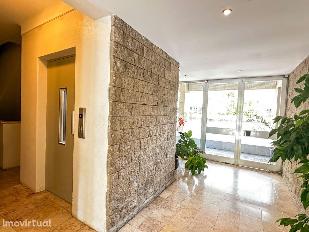 T3 Mobilado na Portela com Garagem Box - Grande imagem: 2/24