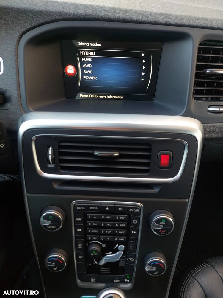 Volvo V60 D6 Plug-In-Hybrid AWD Geartronic Summum - 25