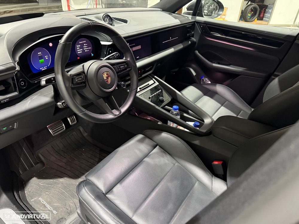 Porsche Macan Electric 4S - 8
