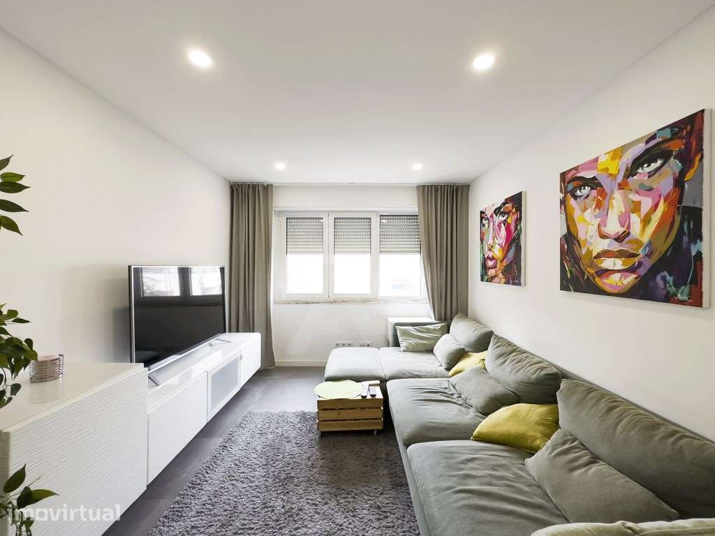Apartamento T2 mobilado com varanda em Campo de Ourique - Grande imagem: 2/23