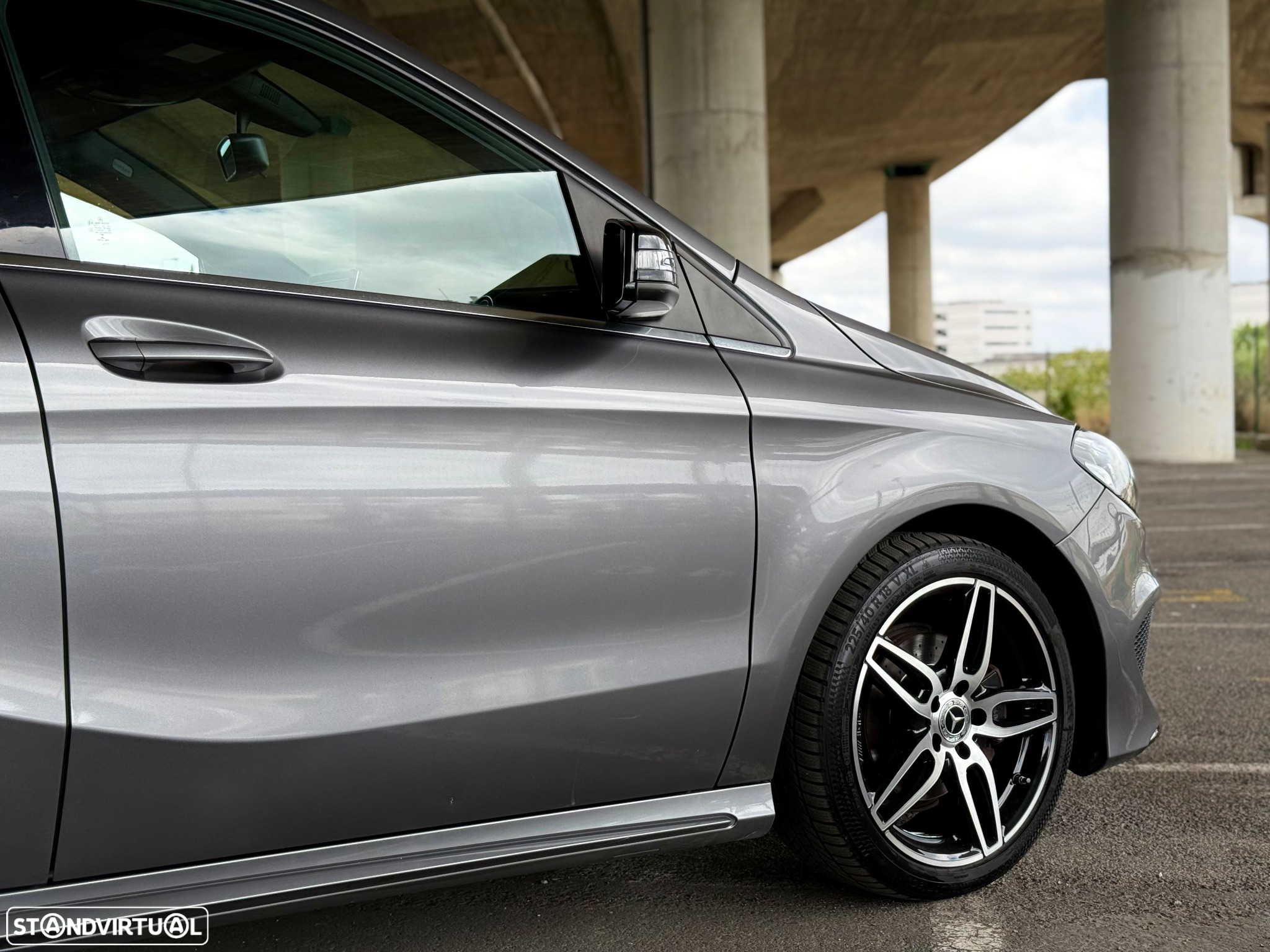Mercedes-Benz B 180 d AMG Line - 13