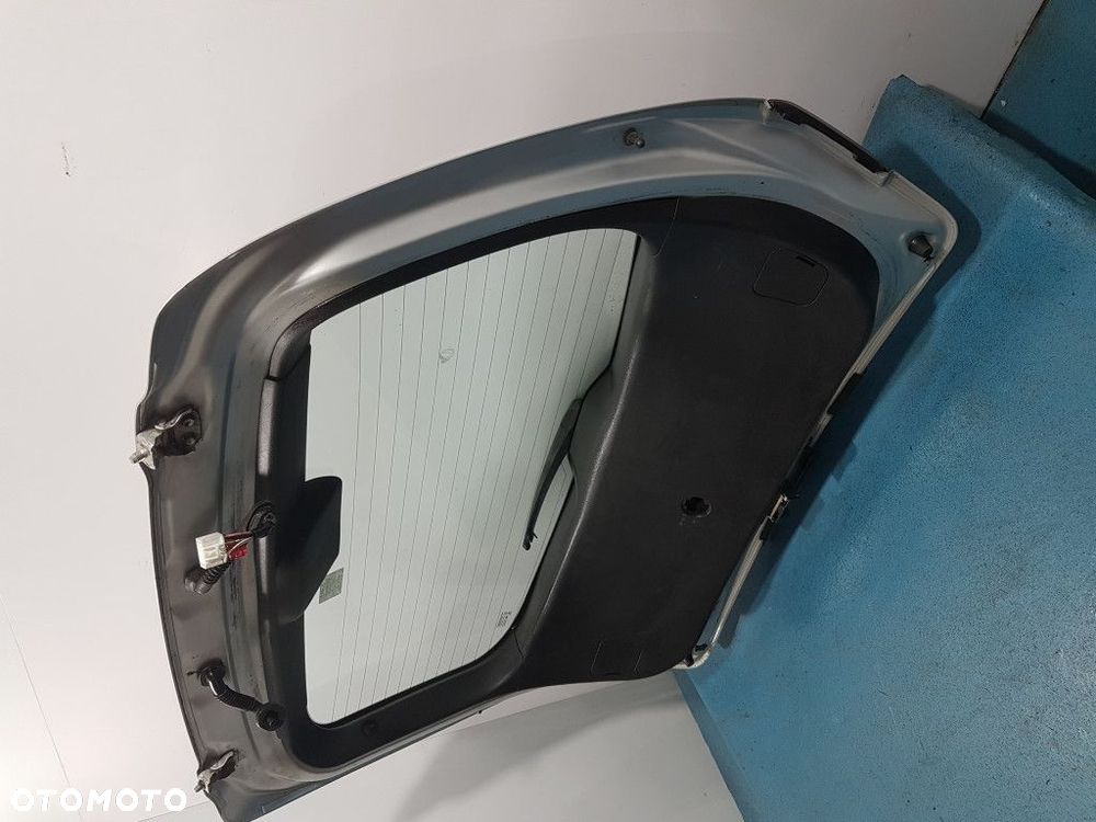 MAZDA 3 TYLNA KLAPA BAGAŻNIKA 22V - 10