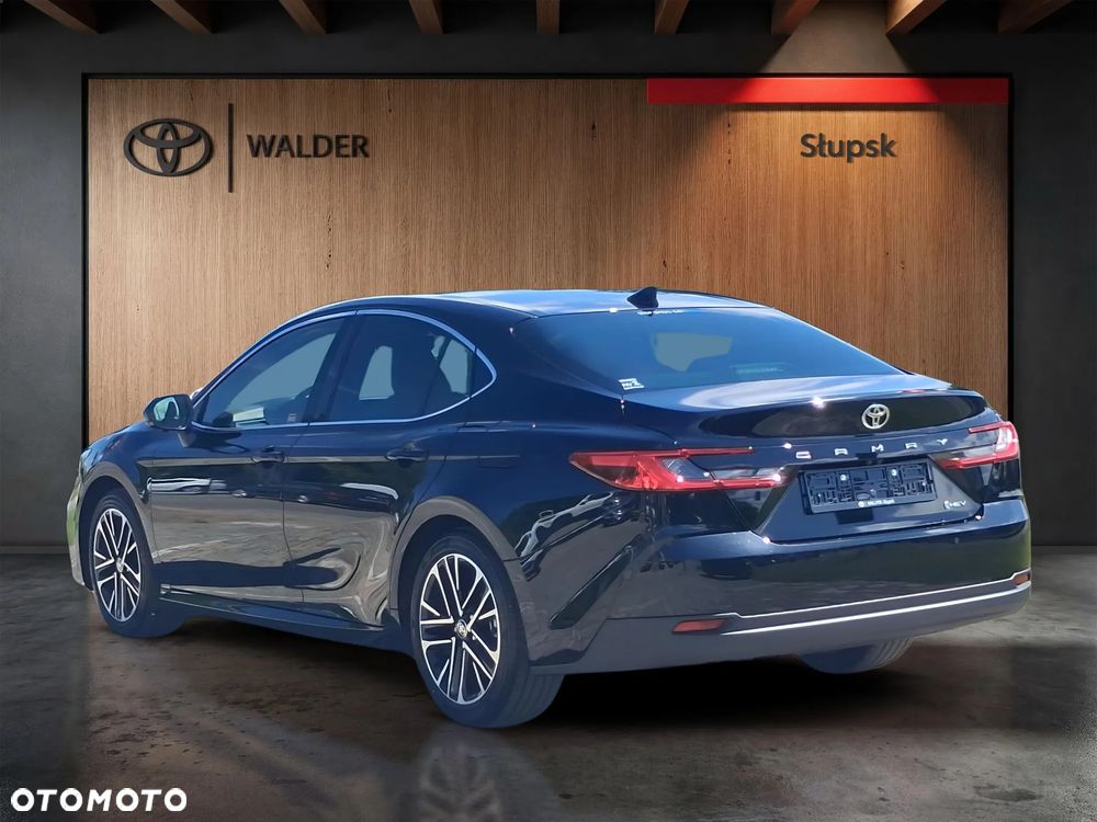 Toyota Camry - 3