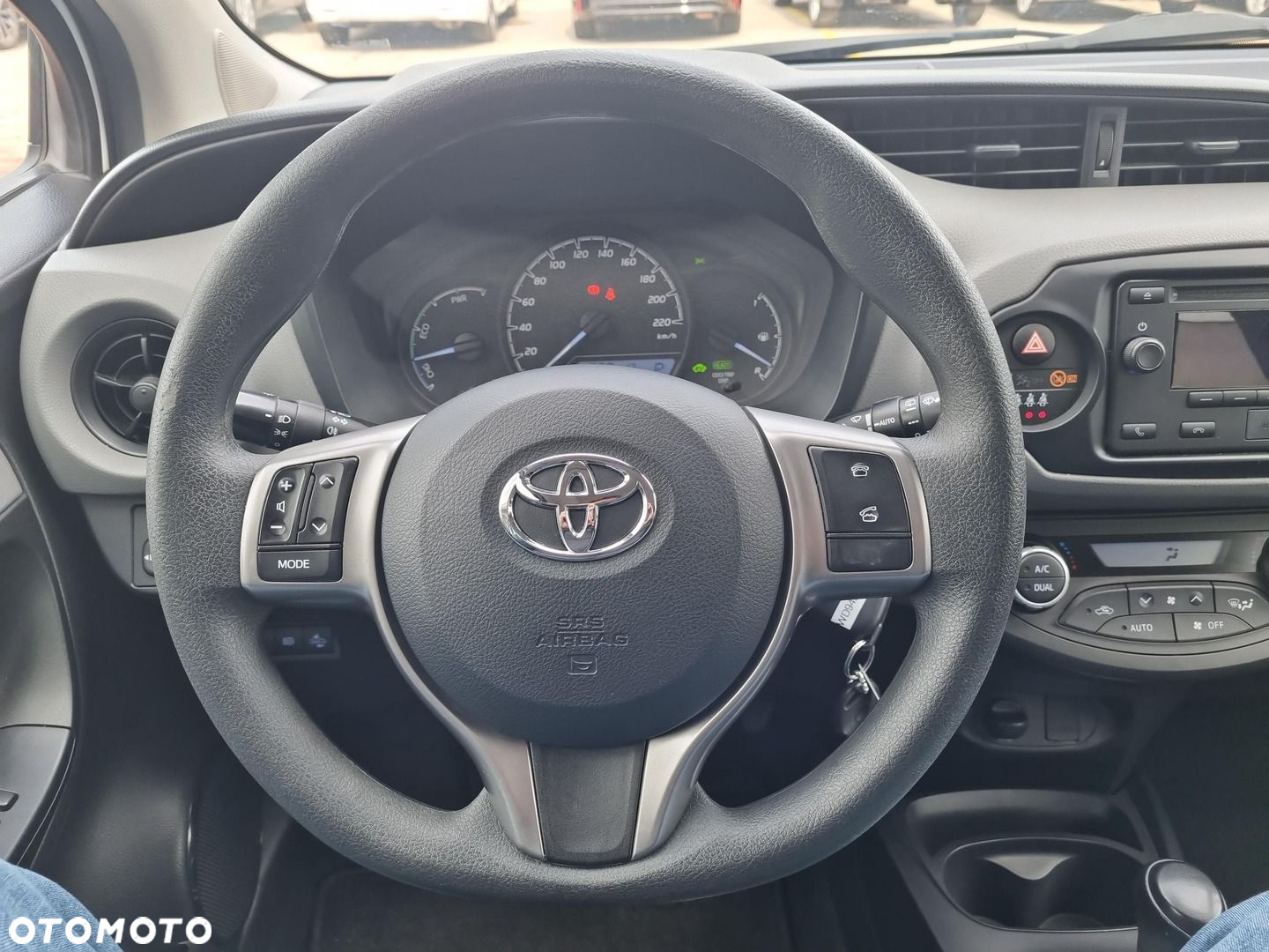 Toyota Yaris - 16