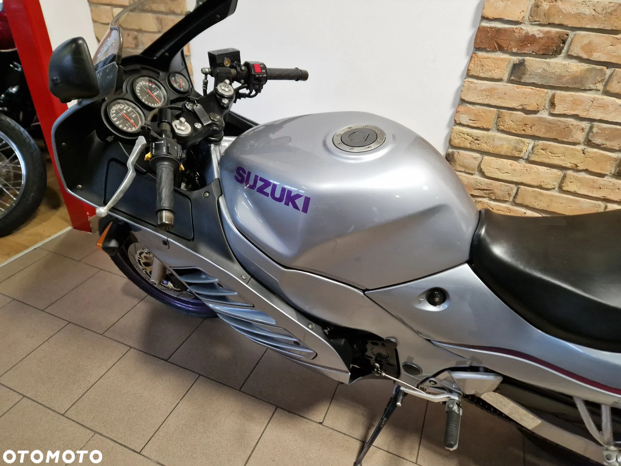 Suzuki RF - 7